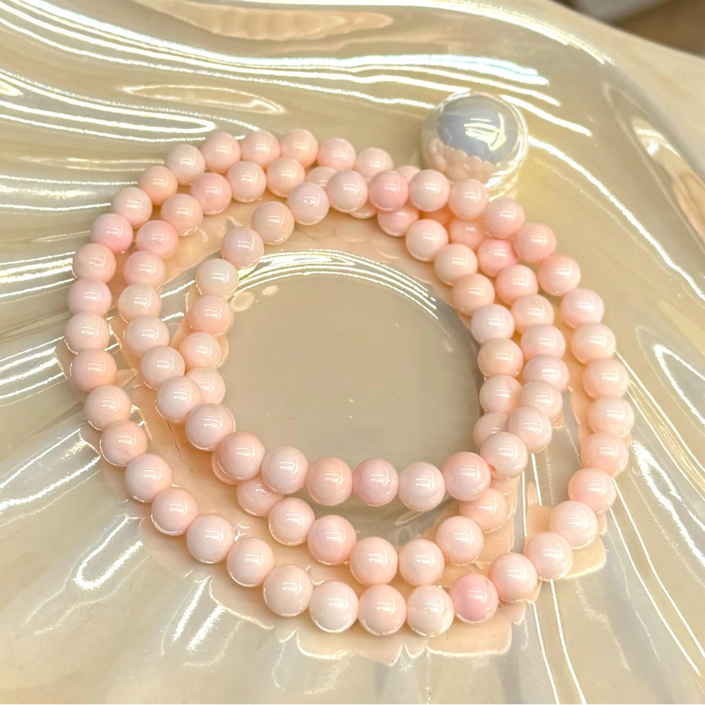 BQC3 Organic Carribean Blush Pink 6mm Queen Conch 3-Layers Stretchy Bracelet